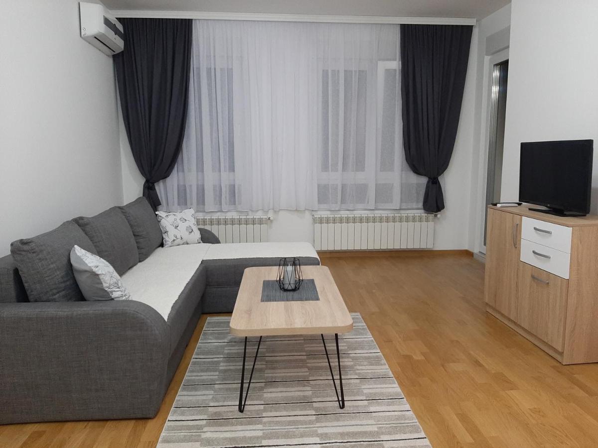 Apartman Viaggio Sremska Mitrovica Luaran gambar